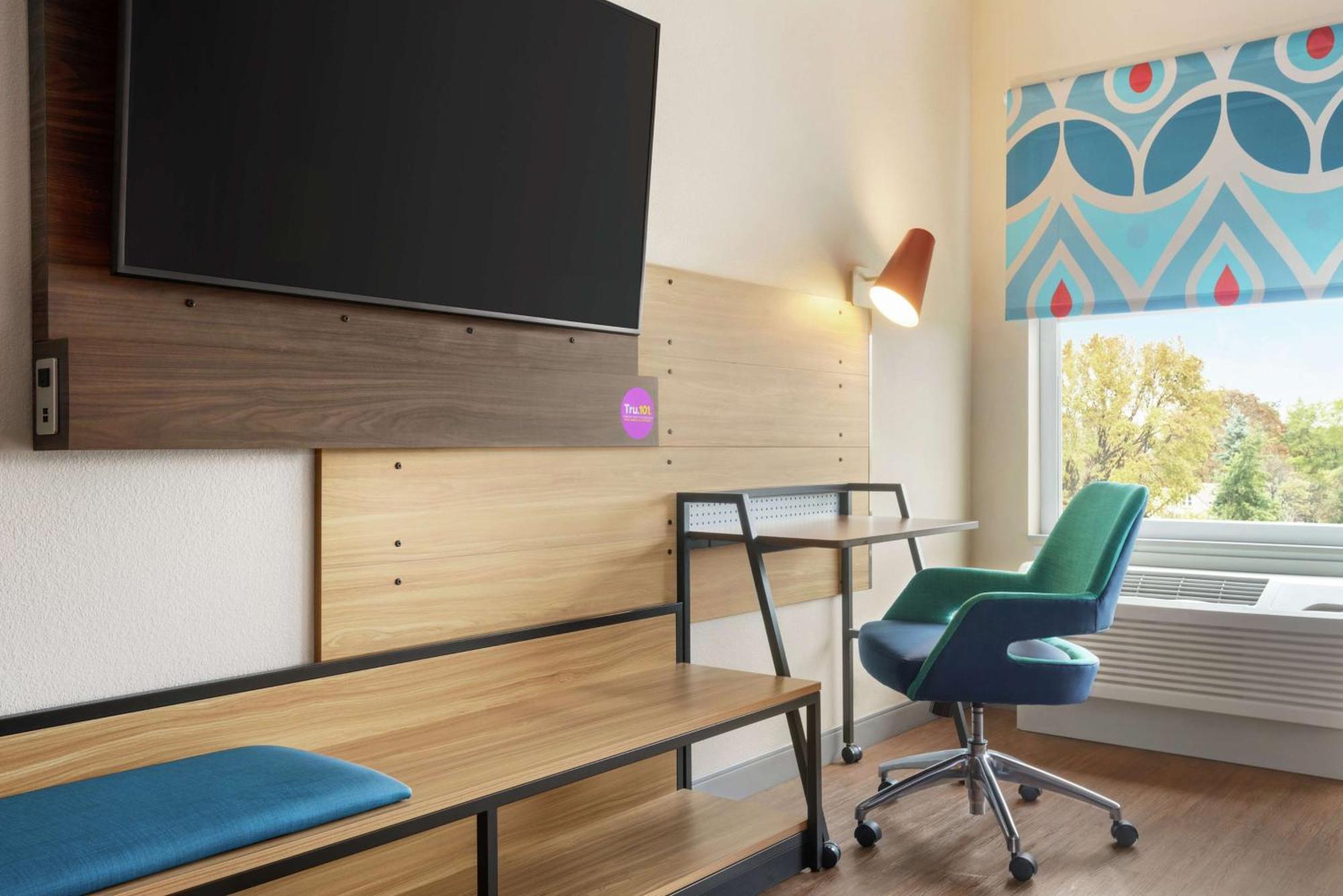 Tru By Hilton Milwaukee Brookfield Hotel Уакиша Екстериор снимка